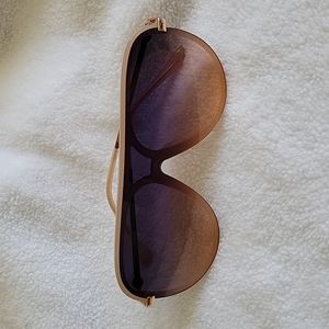 Jessica Simpson sunglasses